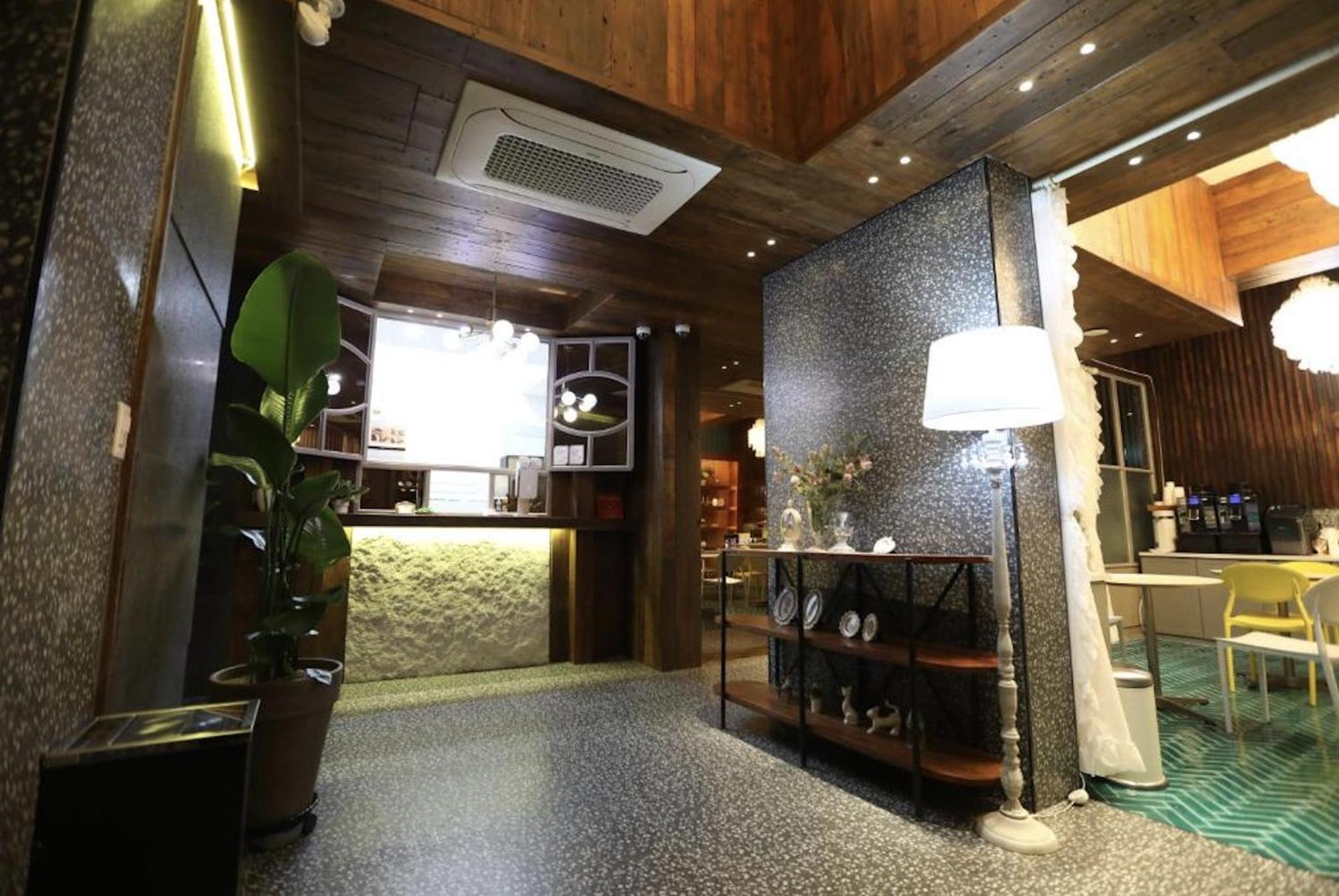 דאיגו February Hotel Seongseo מראה חיצוני תמונה