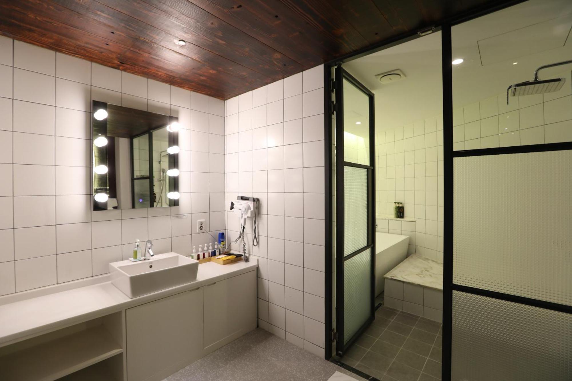 דאיגו February Hotel Seongseo מראה חיצוני תמונה