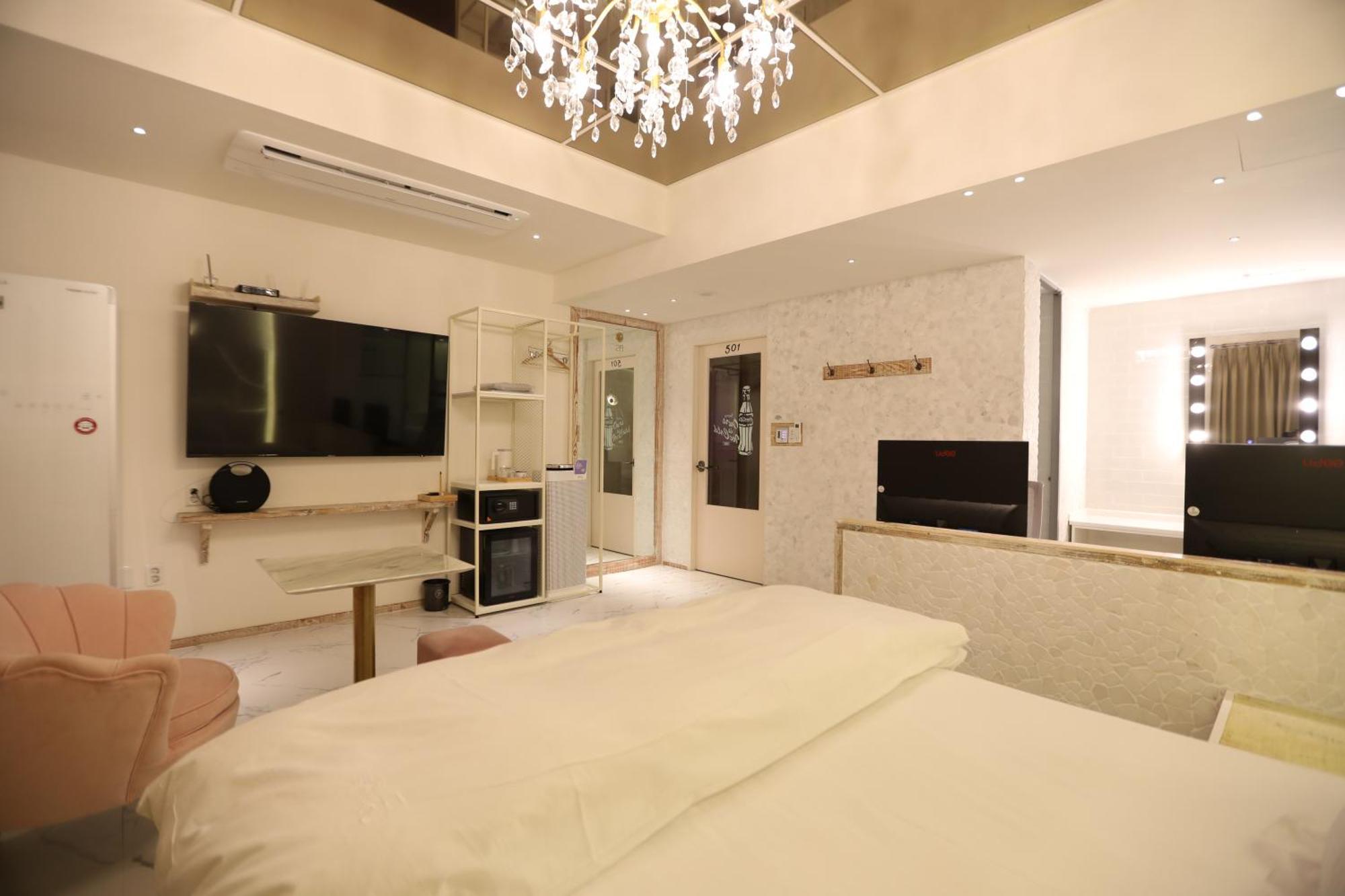 דאיגו February Hotel Seongseo מראה חיצוני תמונה